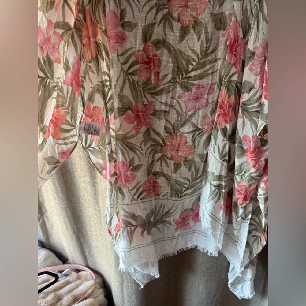 American Eagle Outfitters Floral Shawl - Pink and Olive - Picture 4 of 9